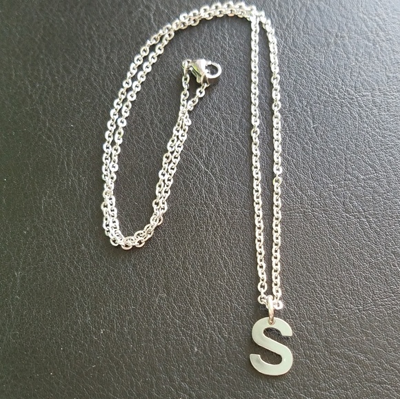 Stainless steel initial necklace, personalized - Picture 2 of 5